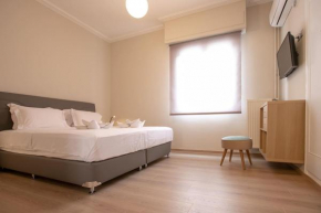 Luxurious 4 bdrm+3 bath Apt in the heart of Athens